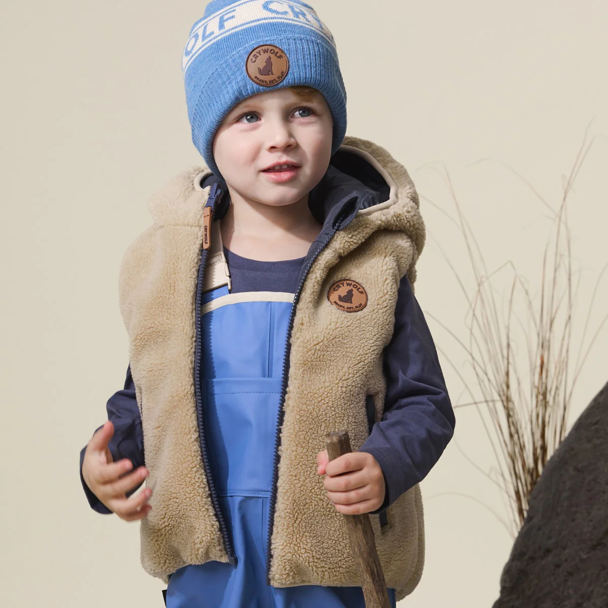 Reversible Yeti Vest - Black/Camel - Image 4