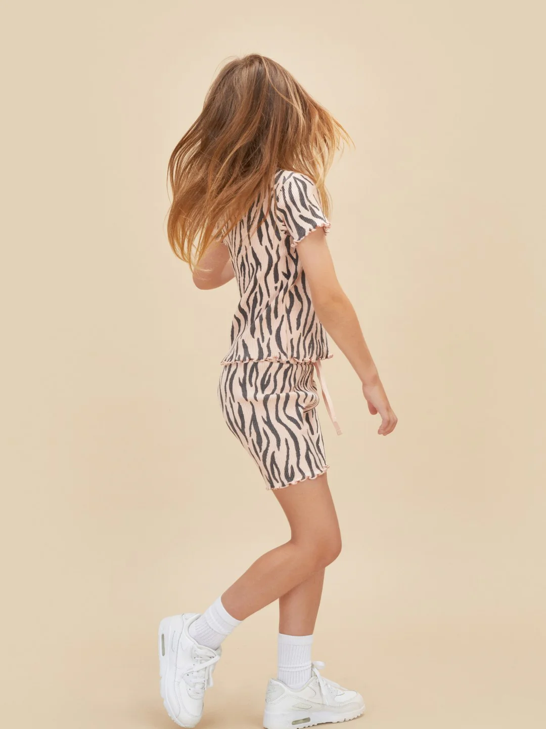 Huxbaby Tiger Rib Short With Lettuce Edge - Image 2