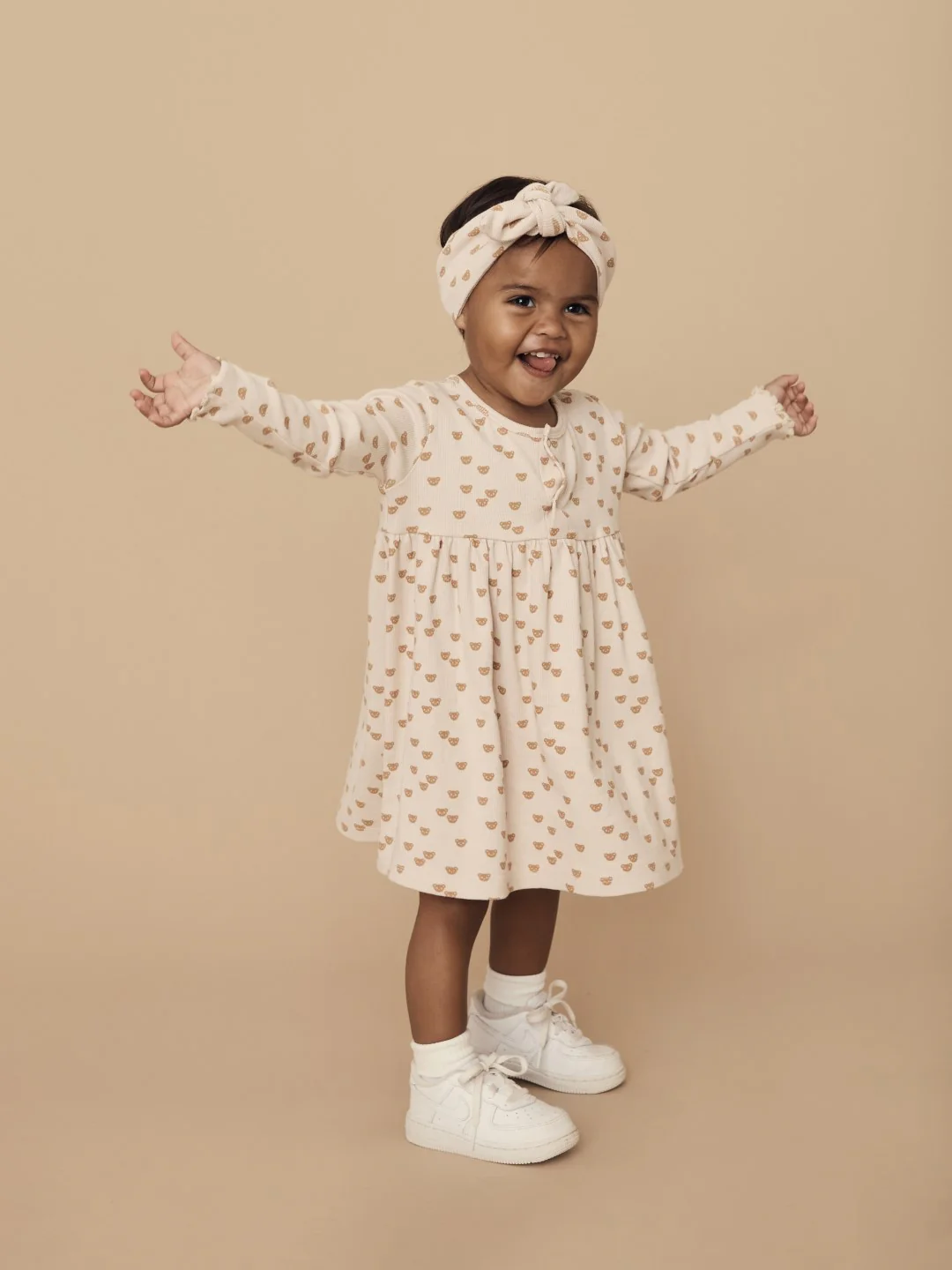 Huxbaby AW22 Drop 1 Beary Cute Rib Headband - Almond - Image 2