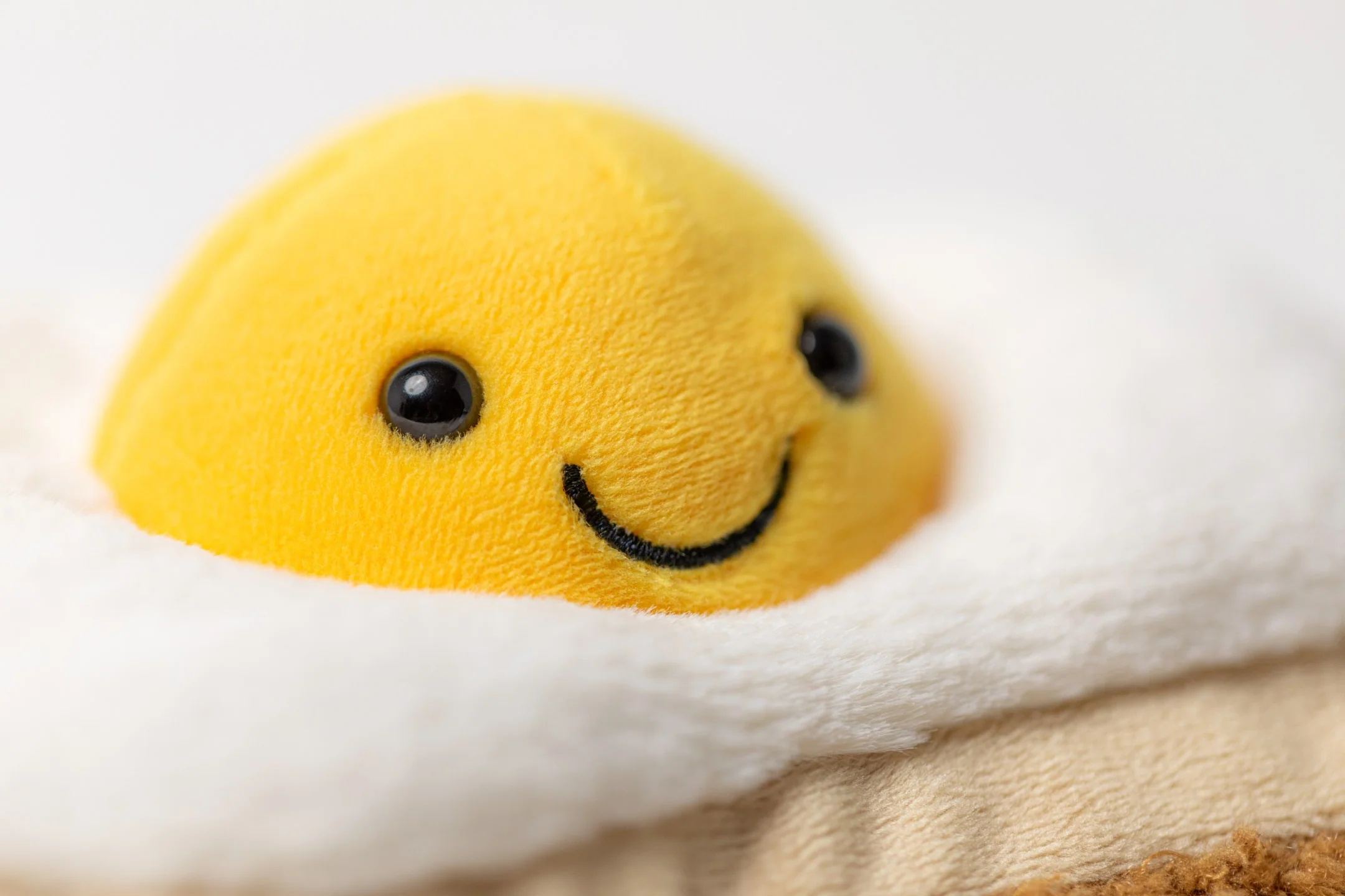 Jellycat Amuseables Egglantine Egg On Toast - Image 2
