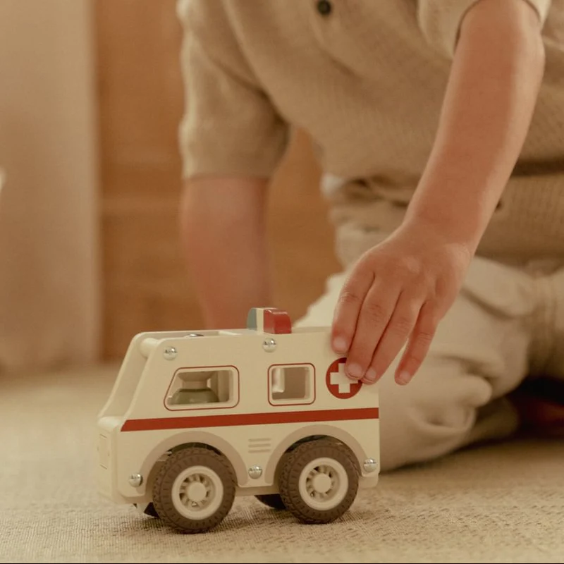 Wooden Ambulance - Image 2