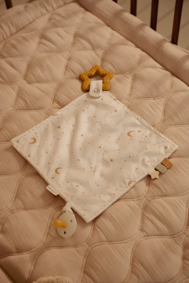 Cuddle Cloth with Teething Ring - Image 6