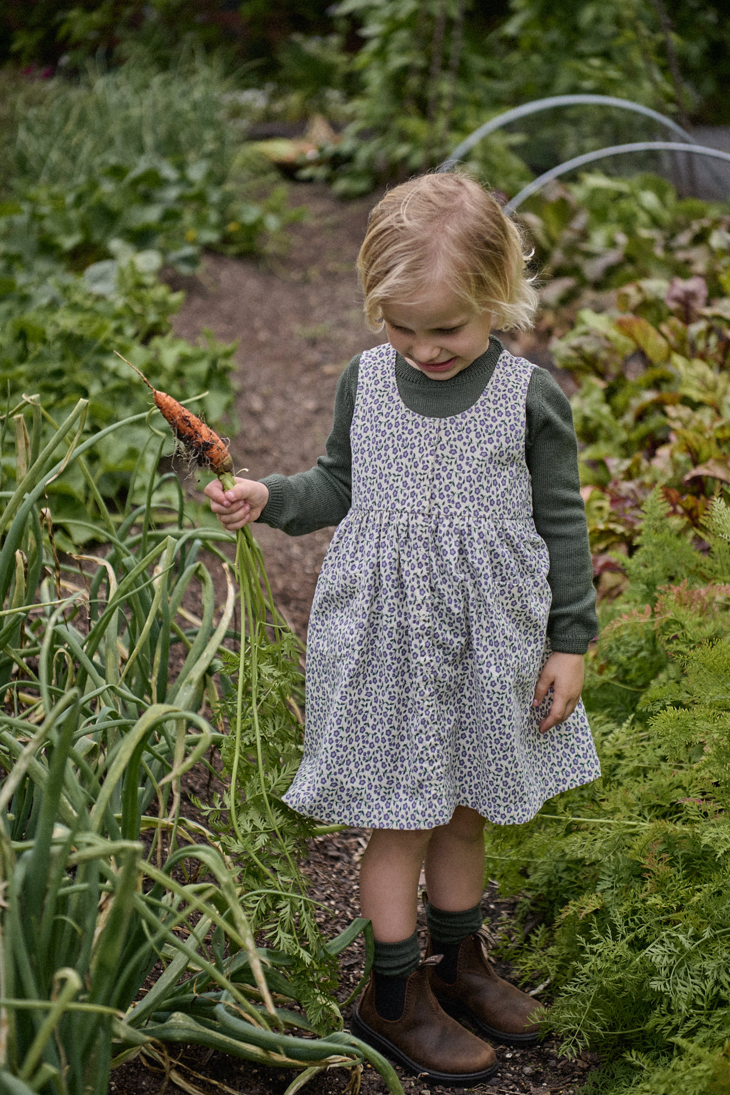 Amelia Pinafore Briarwood Heron Print - Image 7