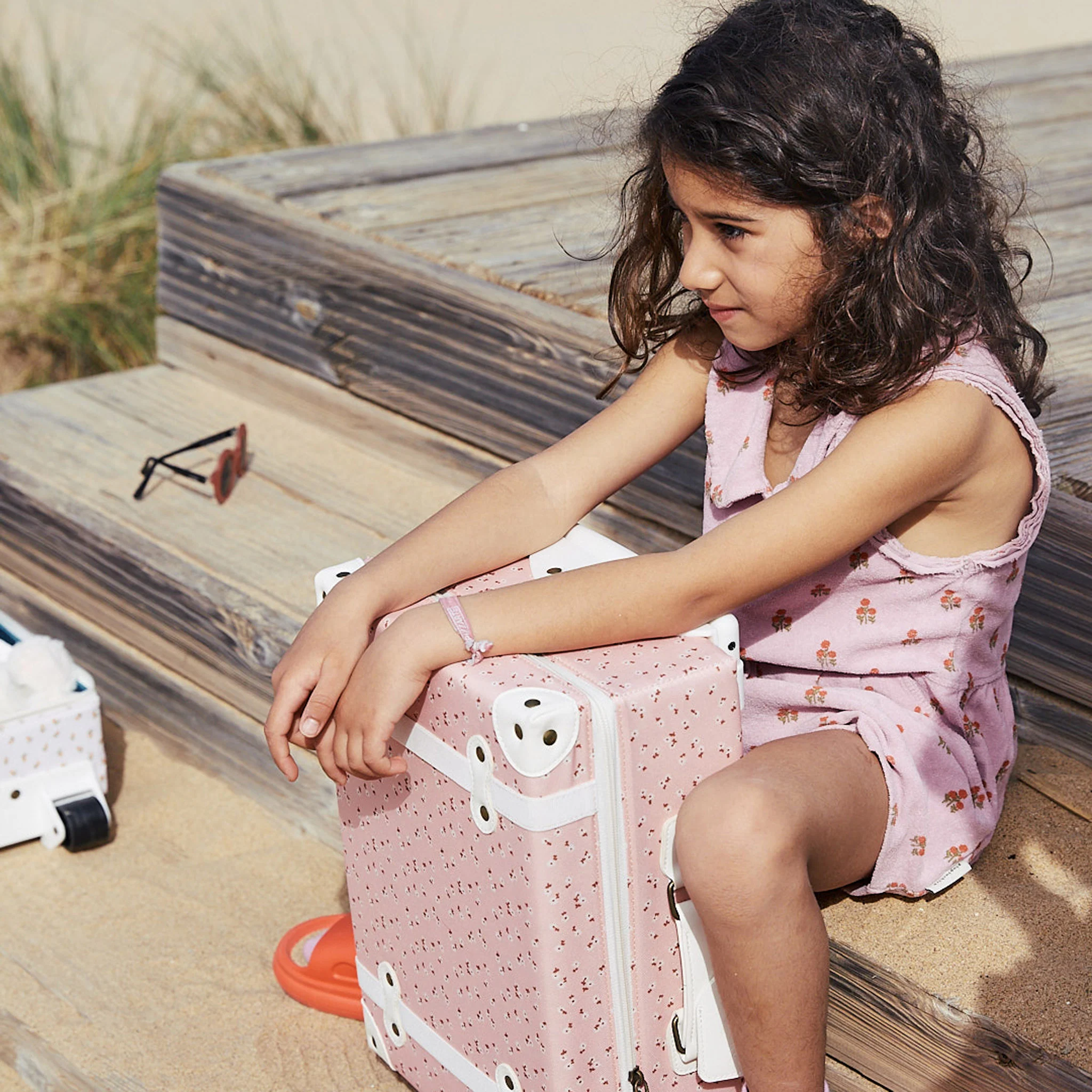 See-ya Suitcase - Pink Daisies - Image 10